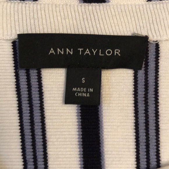 Sweater//never worn - Picture 2 of 2